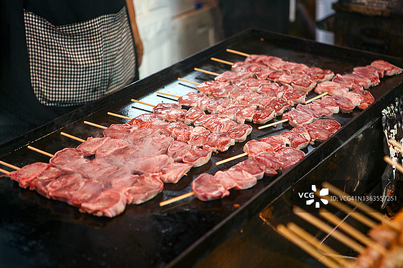 烤牛舌串图片素材