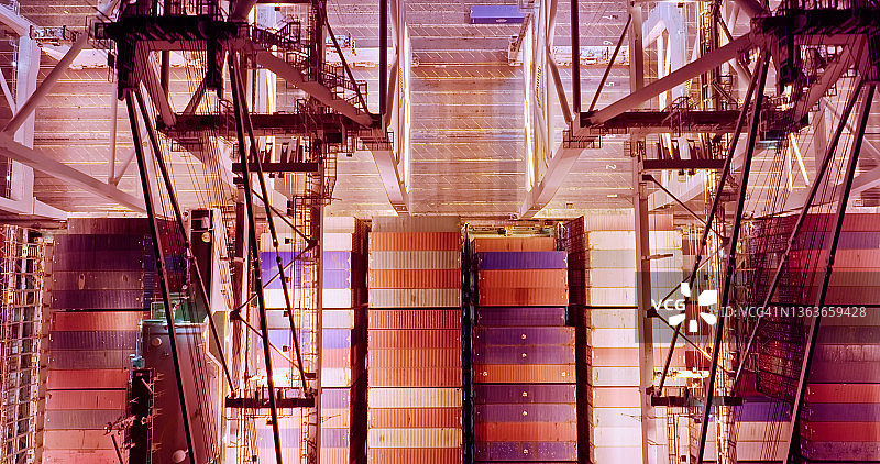 长滩港的系泊船只航拍图片素材