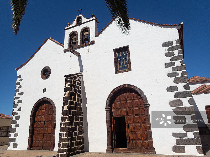 西班牙拉帕尔马岛圣多明戈·德·加西亚教堂图片素材