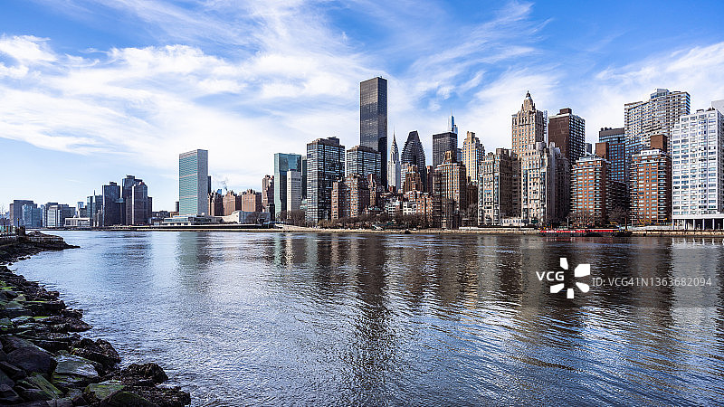 纽约曼哈顿中城东区的天际线景观图片素材