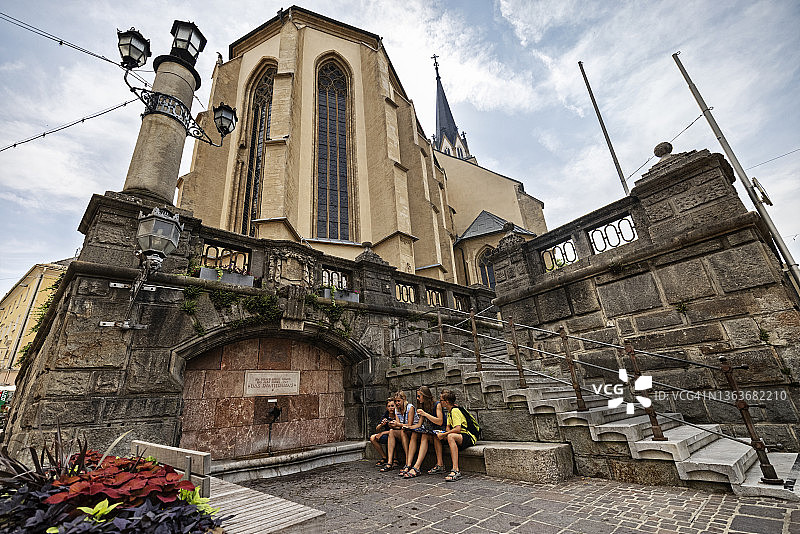 在奥地利维拉赫的家庭观光图片素材