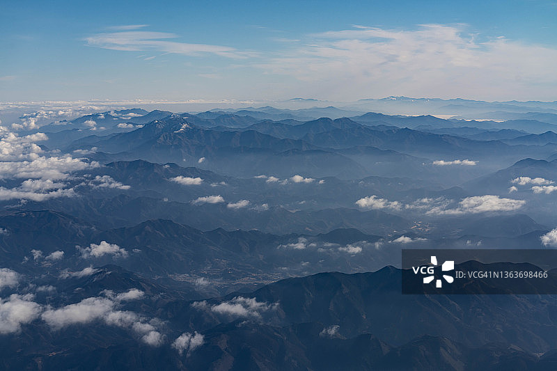 飞机航拍日本四国山脉图片素材