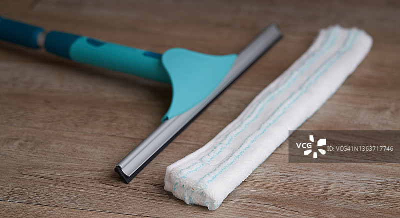 带拖把的刮水器图片素材