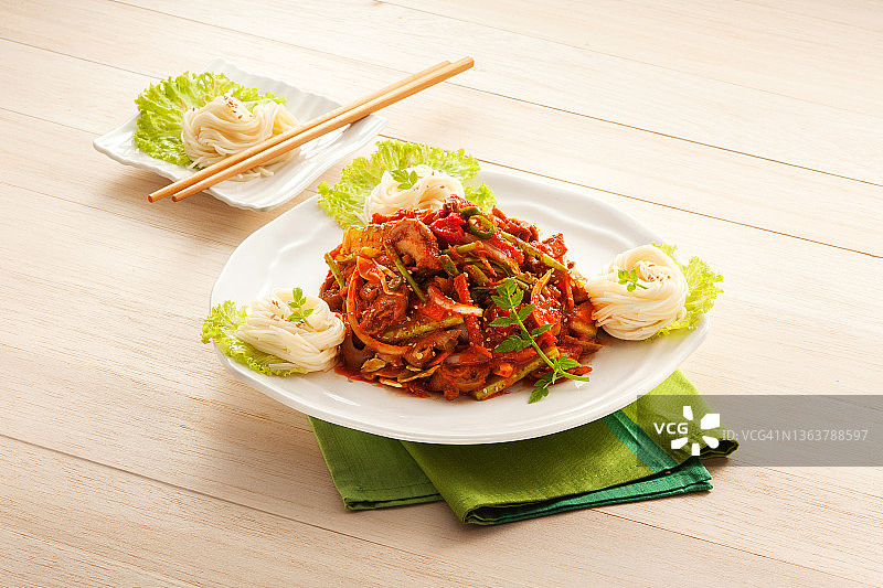 香辣海螺面条沙拉图片素材