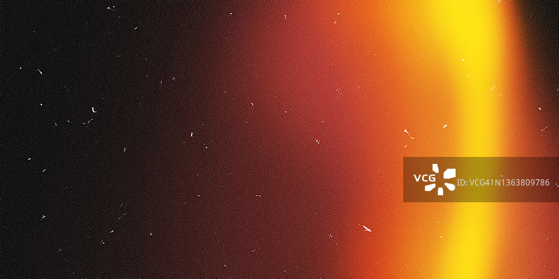 黑色背景上的电影眩光、噪点和划痕图片素材