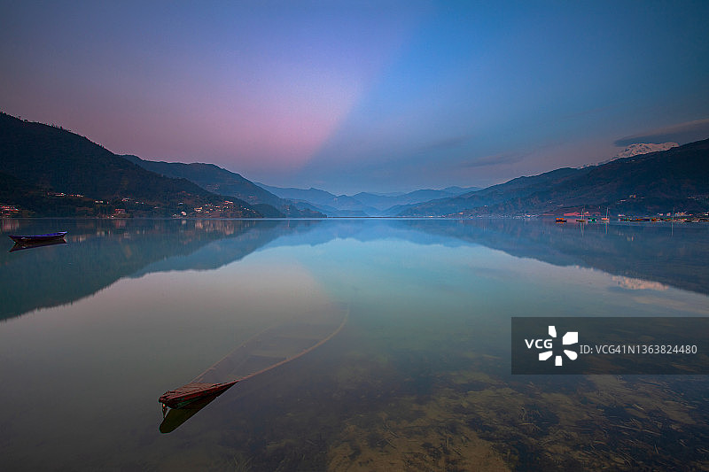 尼泊尔博卡拉的蓝色时光图片素材