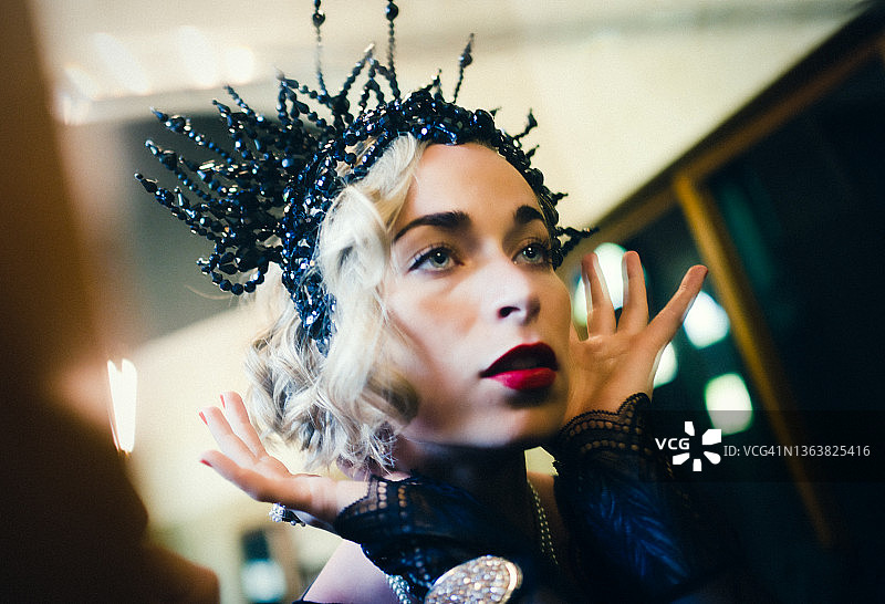 镜中的最后一眼图片素材