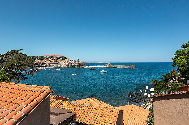 法国韦尔梅耶海岸科利尤尔海湾图片素材