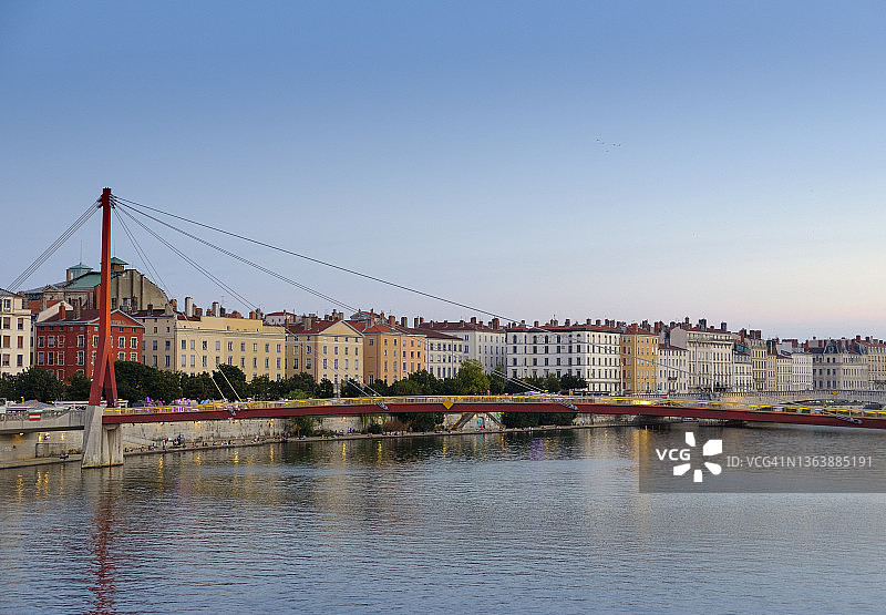 法国里昂索恩河日落桥景图片素材