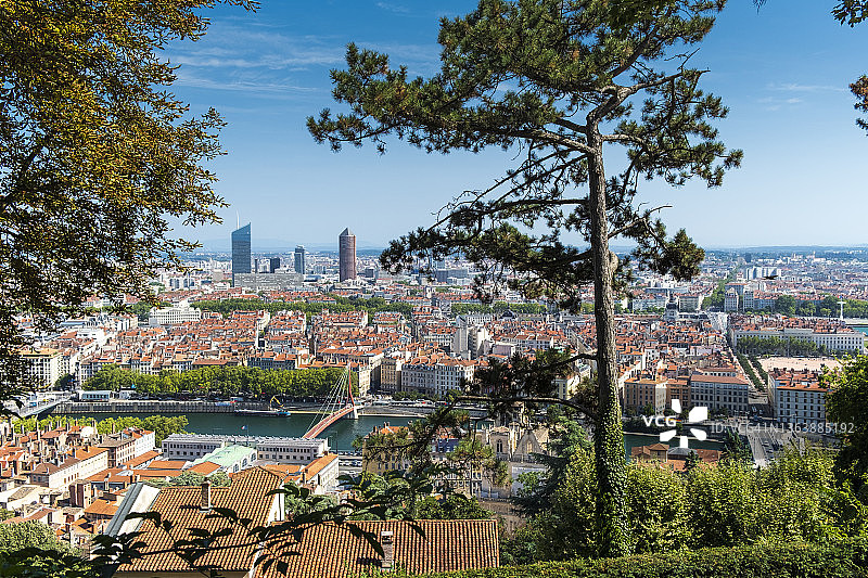 里昂富维耶山的天际线和街区鸟瞰，法国图片素材