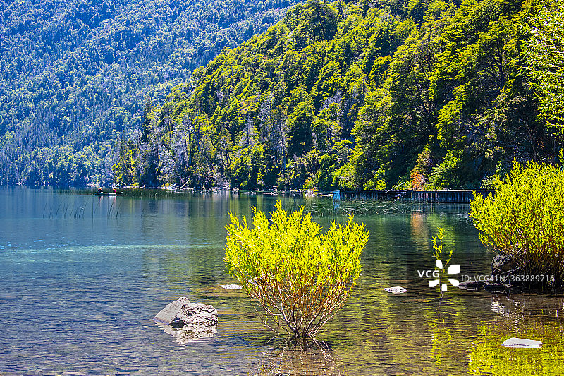 科连托索湖，安戈斯图拉镇，内乌肯，阿根廷巴塔哥尼亚图片素材