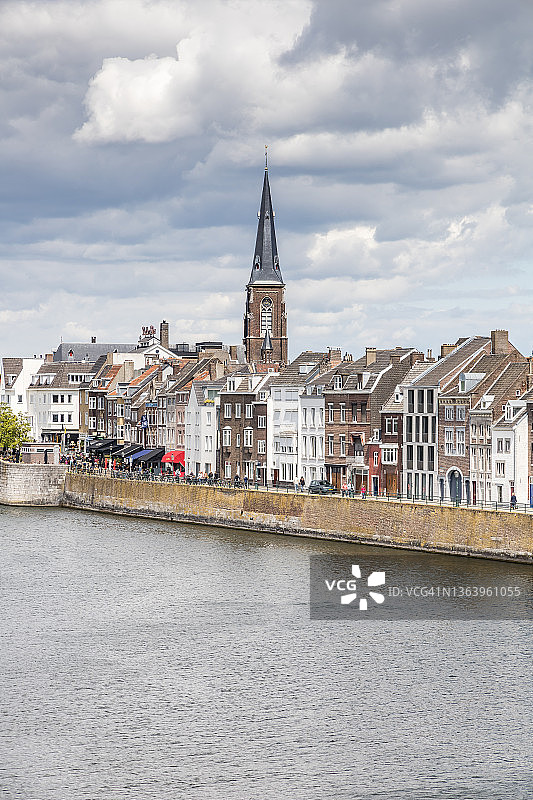 马斯特里赫特老城与默兹河图片素材