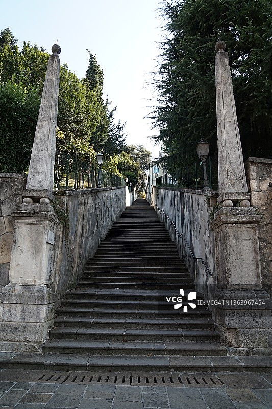 意大利维琴察斯卡莱特拱门后的台阶图片素材