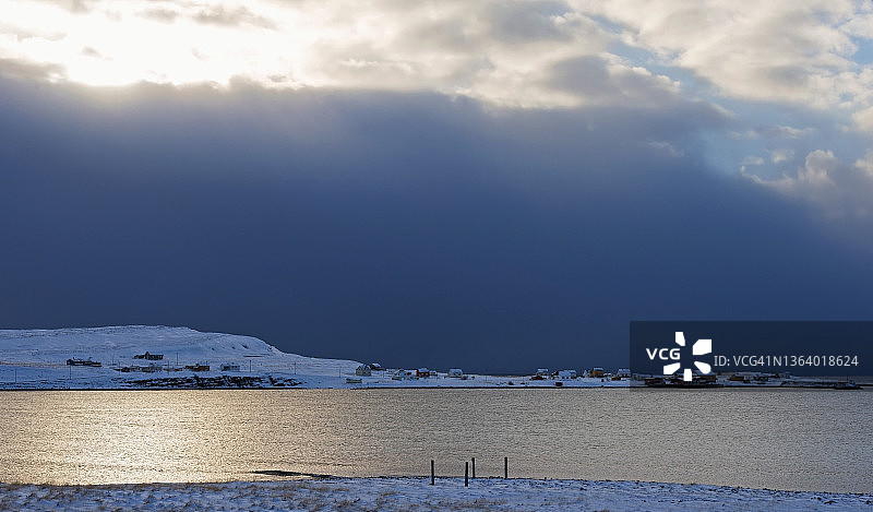 挪威瓦朗厄尔峡湾的北部人类聚居地图片素材