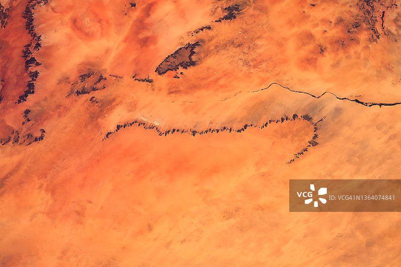 橙色地球地壳图片素材