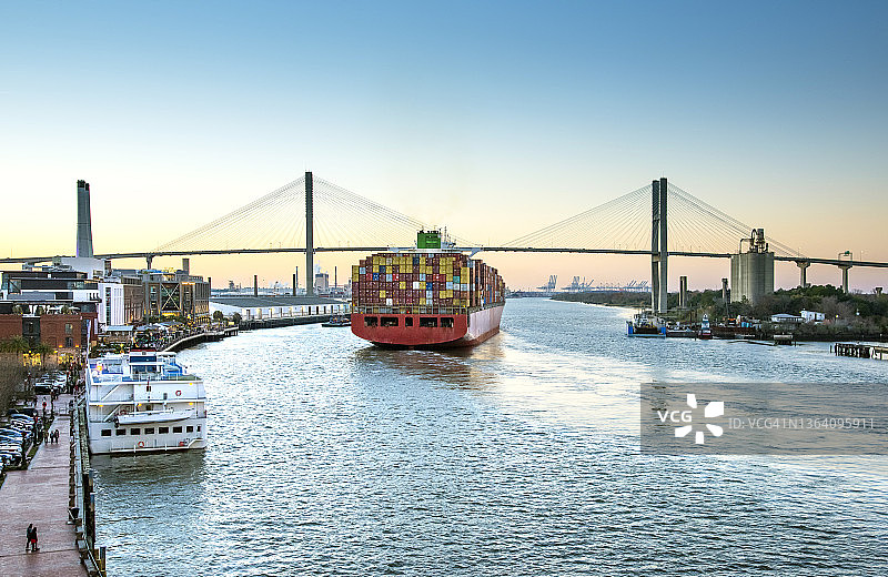 货船，佐治亚州萨凡纳图片素材