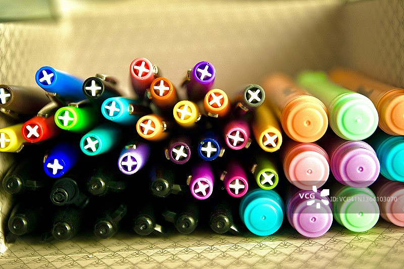 圆珠笔、马克笔和文本标记笔图片素材