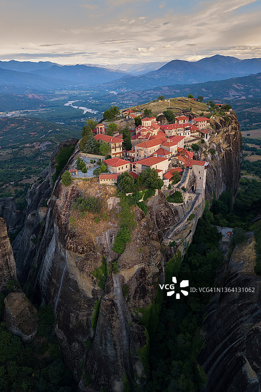 希腊特里卡拉：迈泰奥拉修道院航拍图图片素材