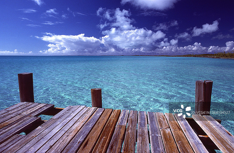 海边的旧破码头图片素材