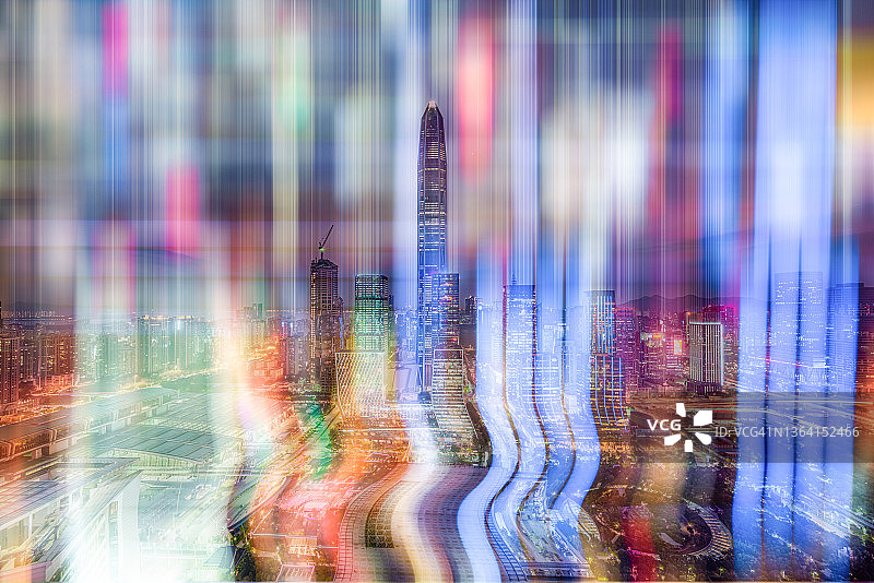 深圳城市夜景：霓虹灯、智慧城市与未来数字设计概念图片素材