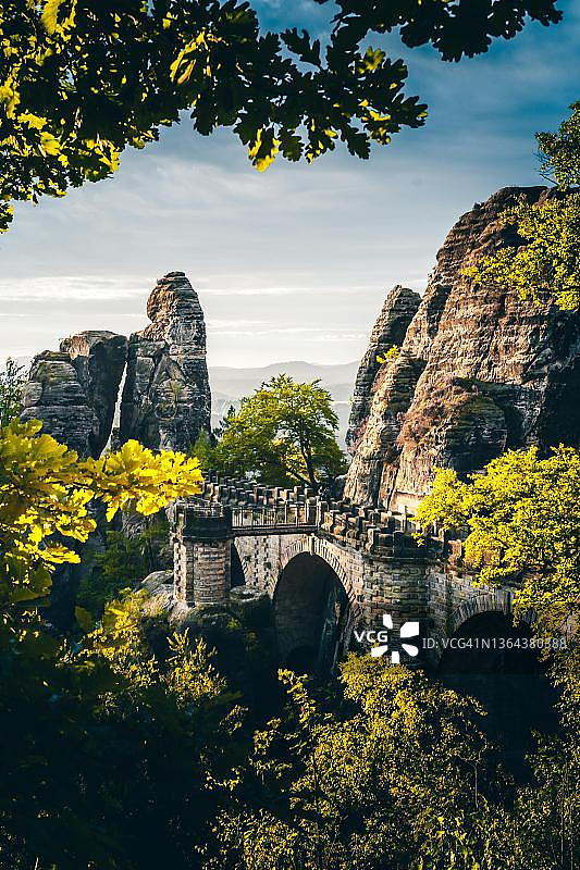 德国萨克森瑞士国家公园巴斯泰桥日出图片素材
