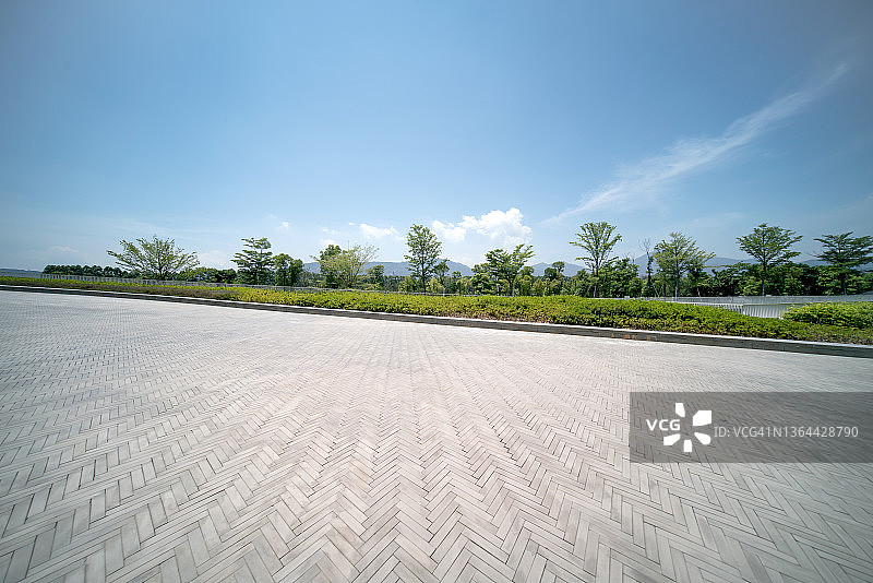 晴朗天空正方形图片素材