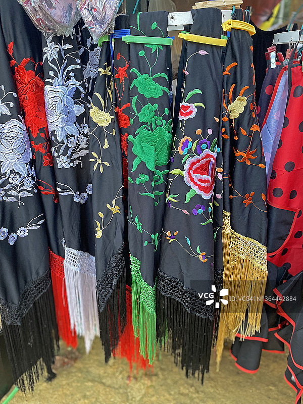 商店里典型的西班牙披肩图片素材