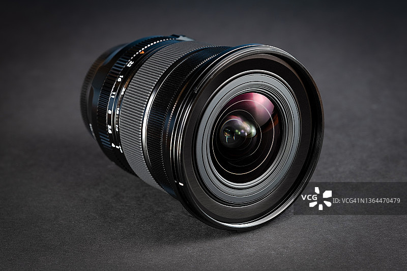 带反光的相机镜头图片素材