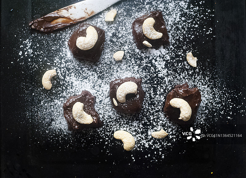 含腰果的巧克力软糖图片素材