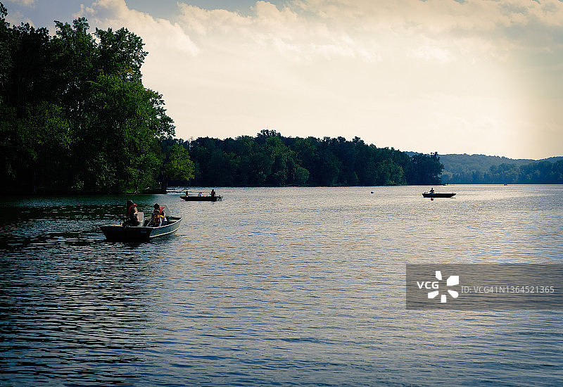 湖光掠影图片素材