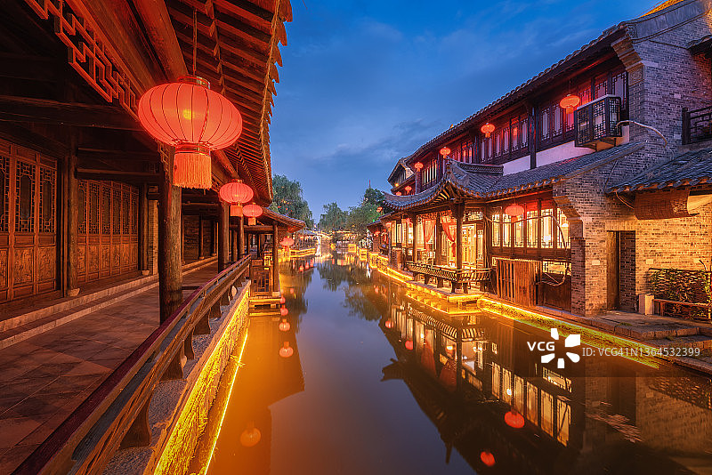 山东省枣庄市台儿庄古城夜景图片素材