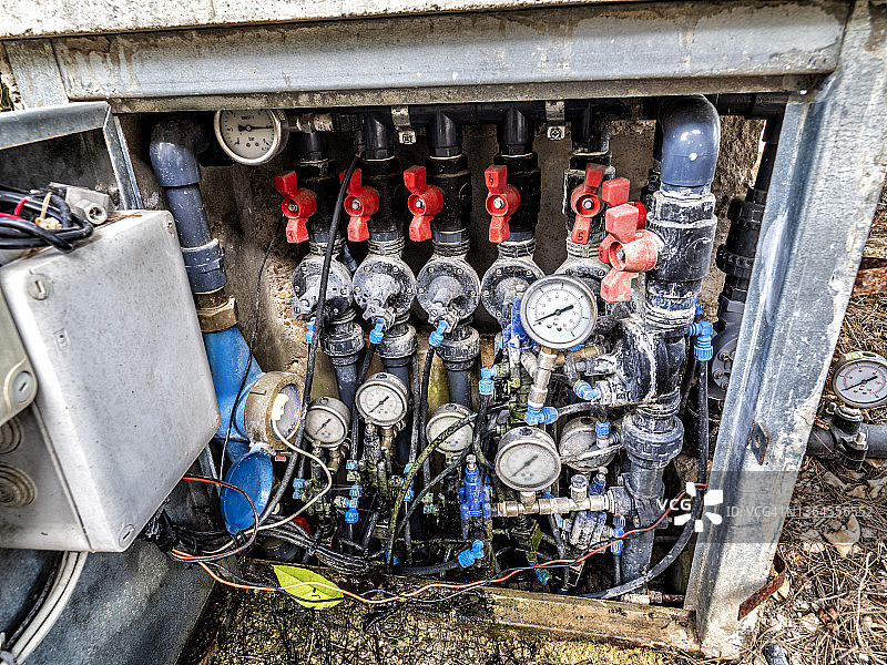 带自动灌溉系统的花园控制面板图片素材