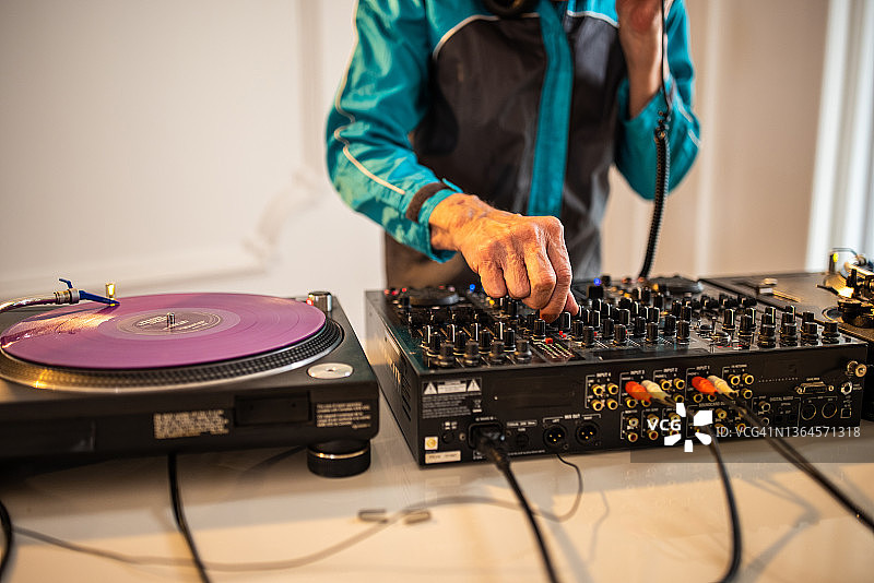 资深DJ图片素材