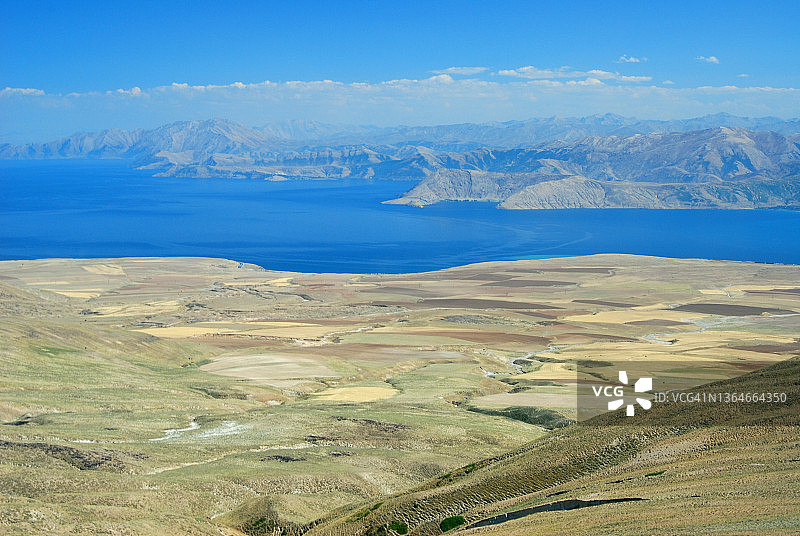 从内姆鲁特山看到的凡湖蓝湖图片素材