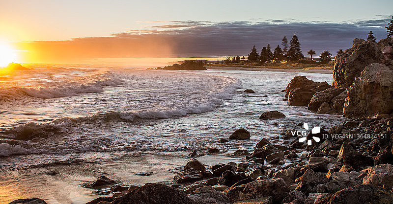 芒格努伊山日出图片素材