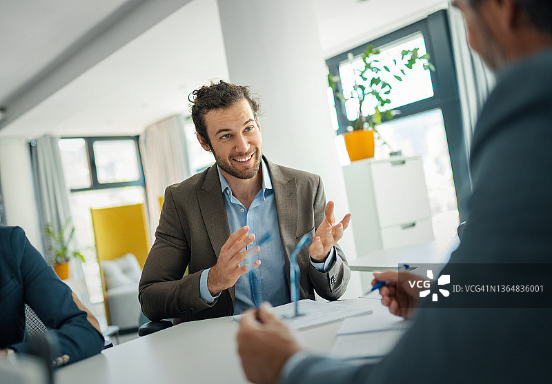 办公室员工会议图片素材