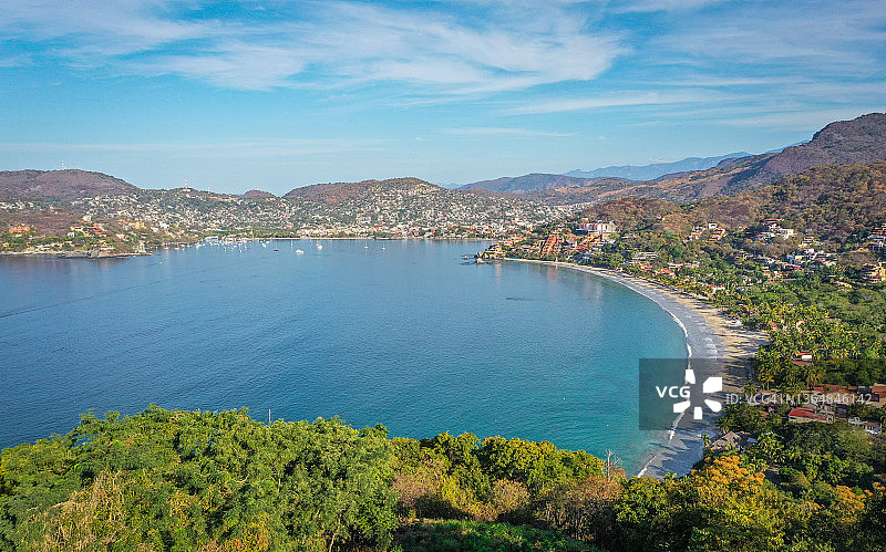 墨西哥拉若帕海滩和锡瓦塔内霍湾的鸟瞰图图片素材