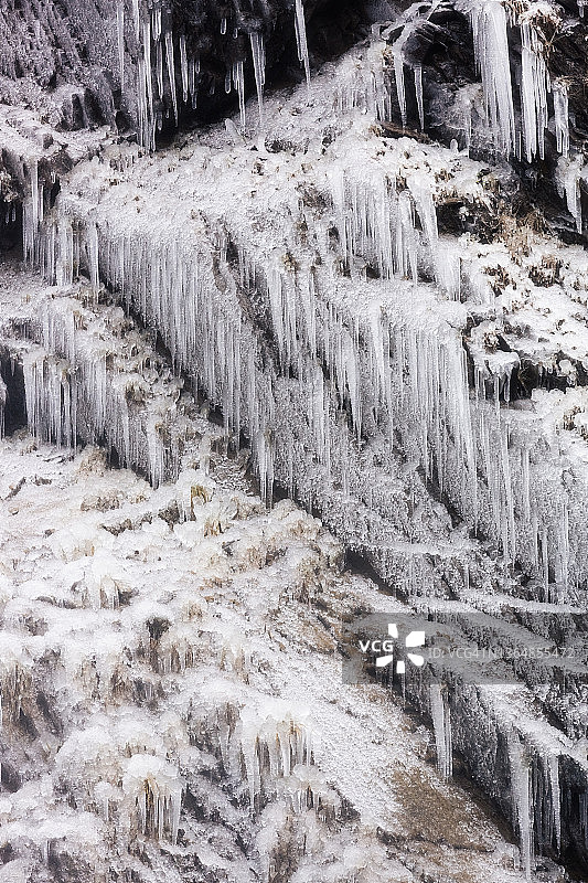 美丽的冰冻瀑布图片素材