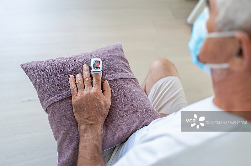 测量氧饱和度图片素材