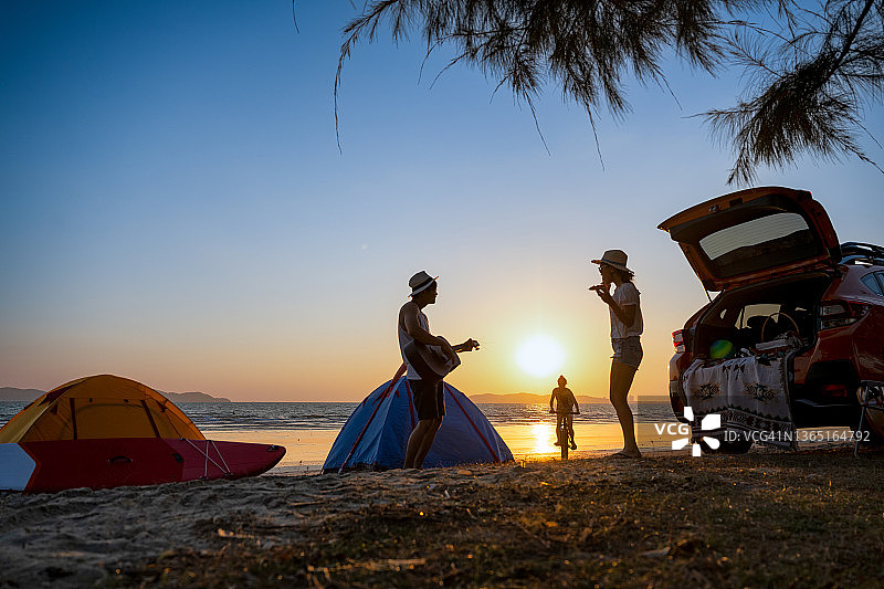 沙滩露营图片素材