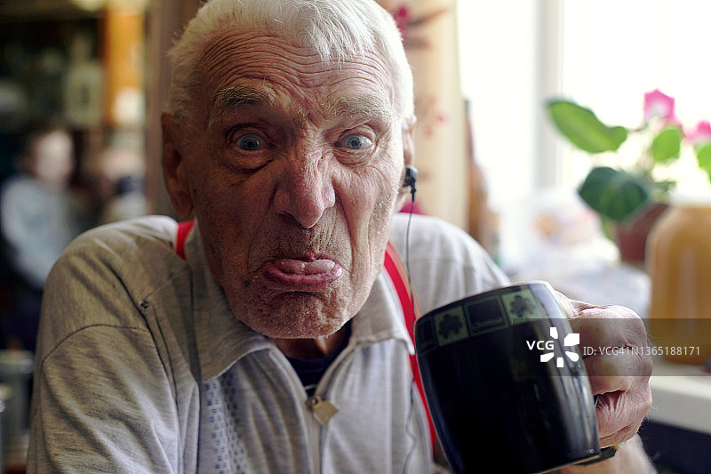 有趣的祖父肖像图片素材