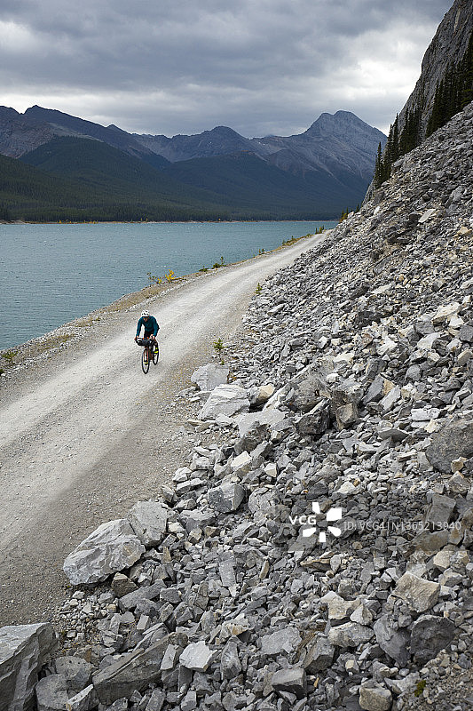 自行车砾石公路旅行图片素材