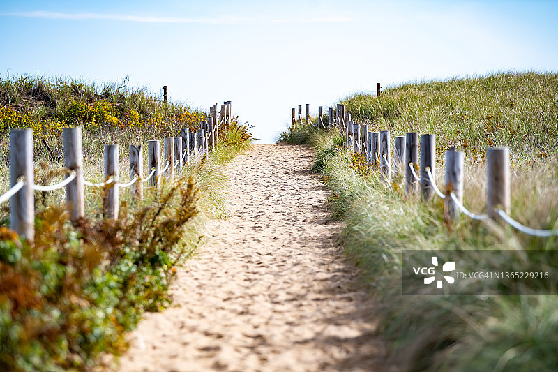 通往大海的走道图片素材