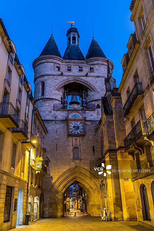 波尔多老城区的大钟图片素材