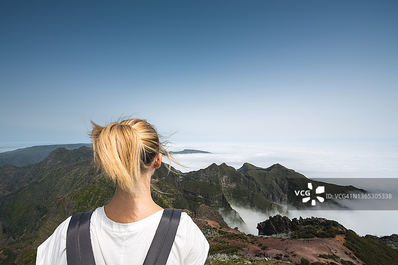 马德拉岛皮科鲁伊沃峰图片素材
