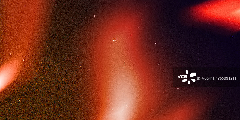 黑色背景上的电影眩光、噪点和划痕图片素材