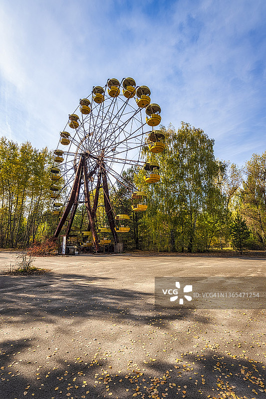 乌克兰基辅州普里皮亚季废弃摩天轮图片素材