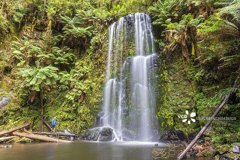 博尚瀑布的长曝光图片素材