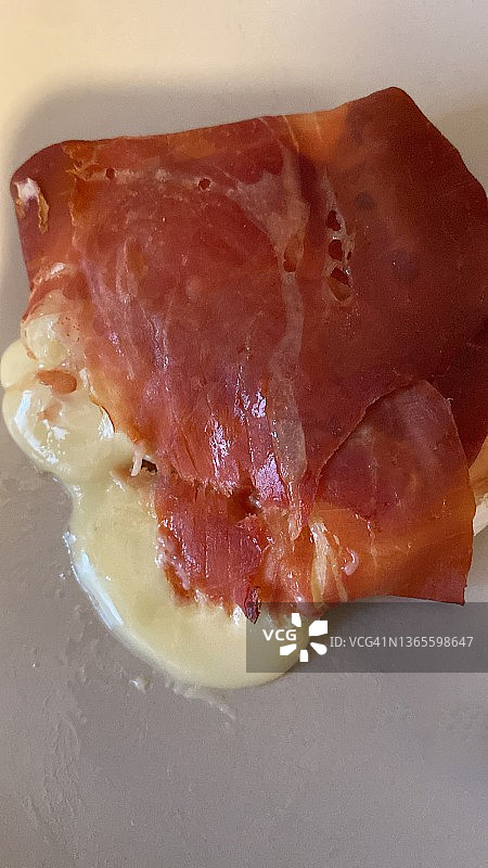 火腿包裹的托米诺图片素材