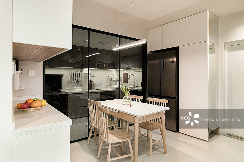 现代时尚明亮餐厅图片素材